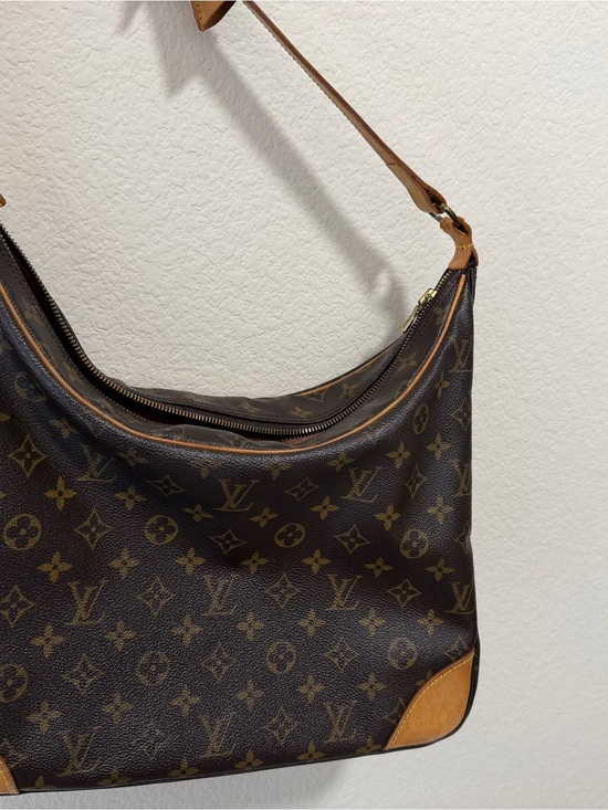 Louis Vuitton Handbags - Louis Vuitton Brown Leather Interior Zip Pocket Shoulder Bag